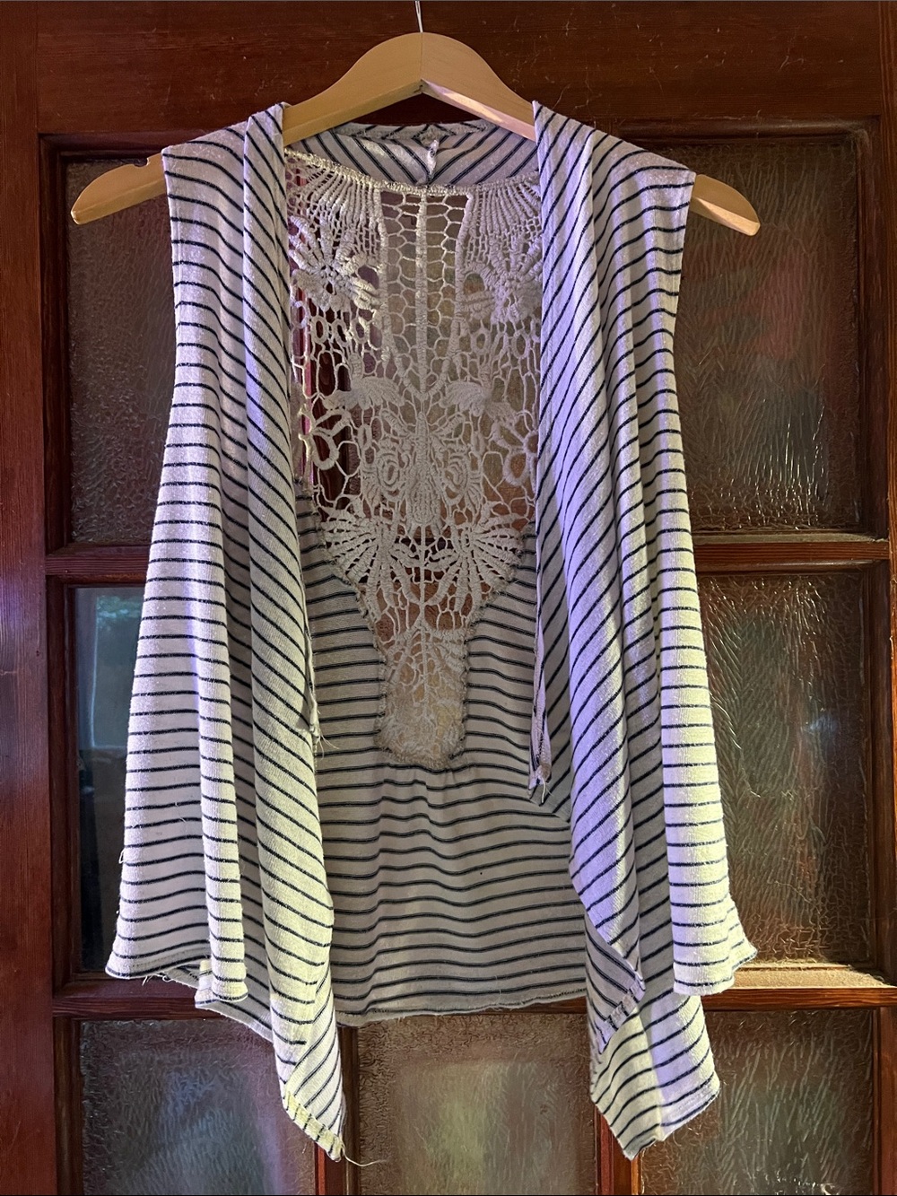 Vintage Striped Open-Front Knit Vest with Pretty Lace Back - White/Navy